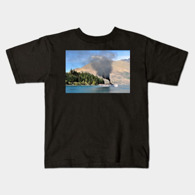 Nouvelle Zélande - Queenstown, Lac Wakatipu Kids T-Shirt by franck380